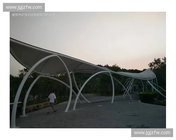 绕桩杆设计与应用研究:提升现代交通设施的稳定性与安全性探讨 绕桩杆设计与应用研究:提升现代交通设施的稳定性与安全性探讨